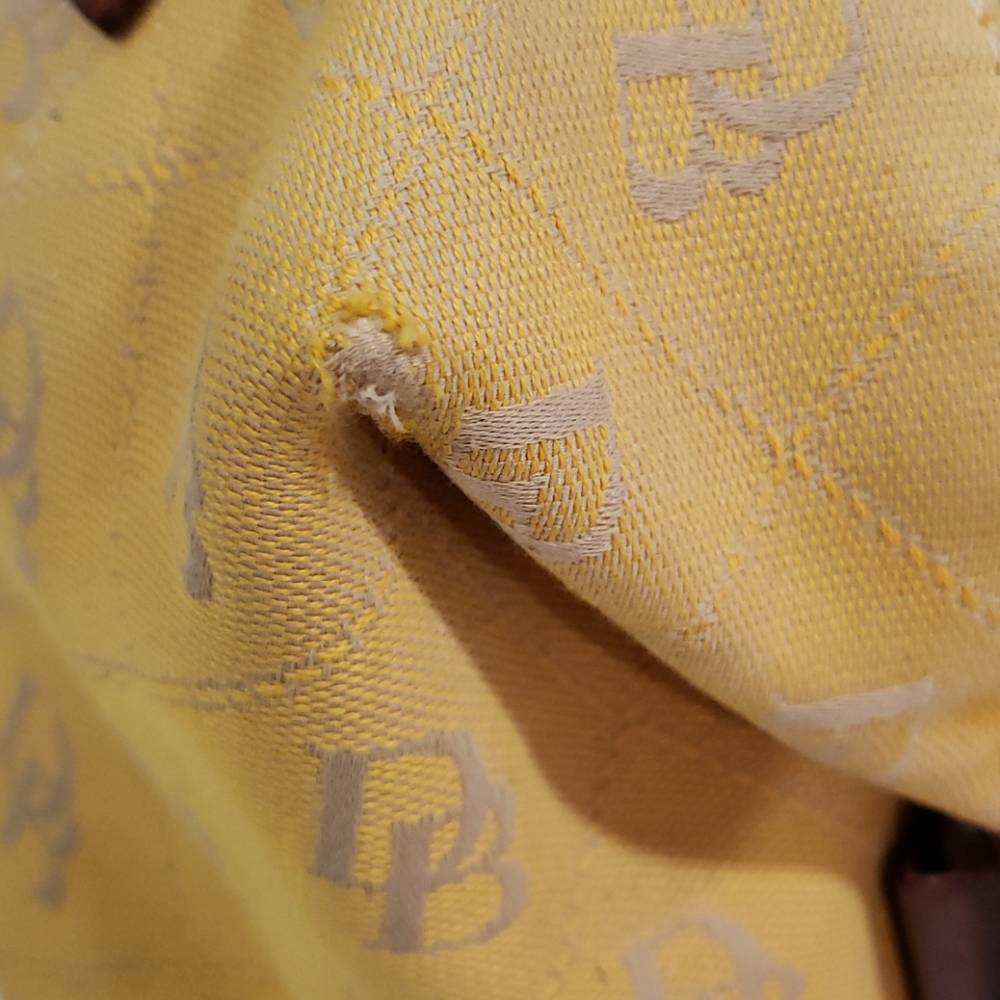 Dooney & Bourke - Picture 10 of 11